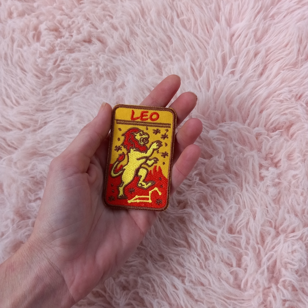 ❣️LEO astrology tarot card iron-on patch! Rare! So cute! Nwot - Picture 4 of 6